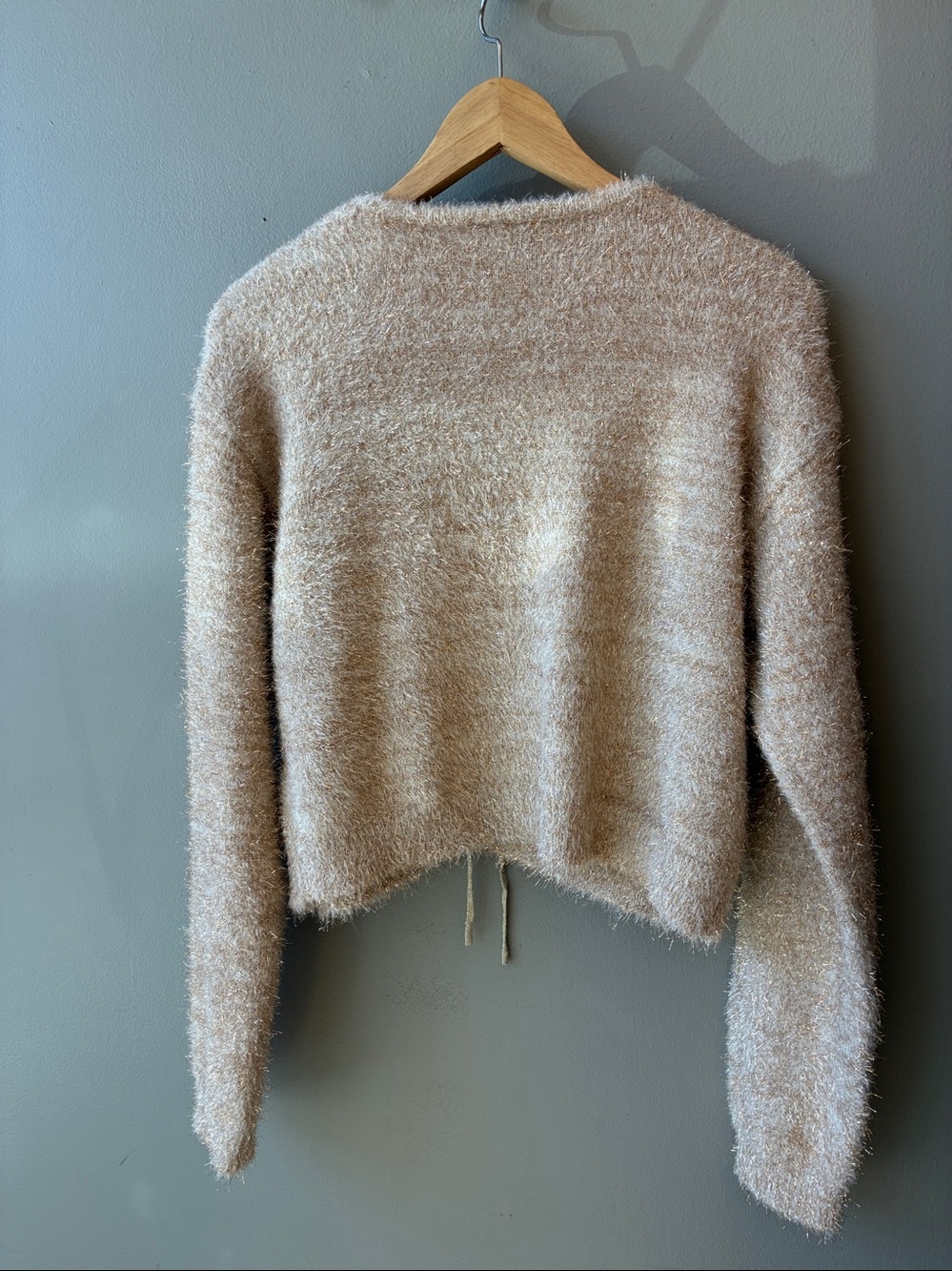 Flat White Anthropologie Cream Gold Tinsel Cozy V-Neck Tie-Front Sweater - Picture 6 of 7